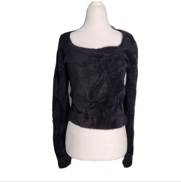 NEW ASTR the Label Fuzzy Crop Black Sweater - Picture 2 of 5
